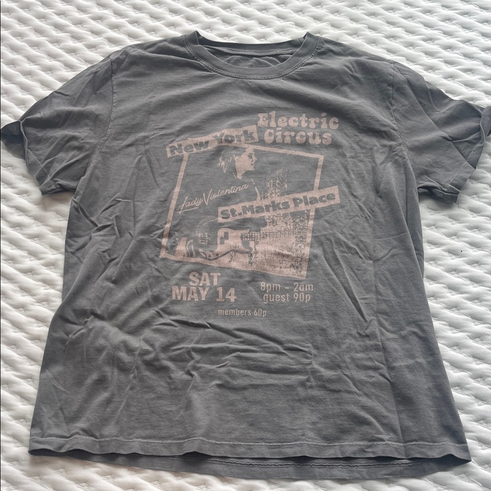 Brandy Melville graphic t shirt